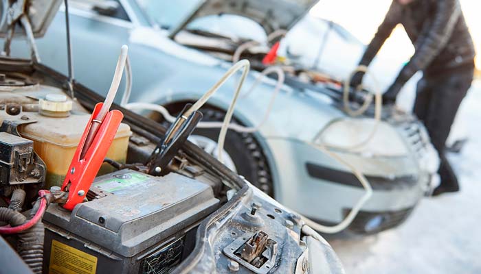 8 common mistakes when you try lighting a car with a shrunken battery