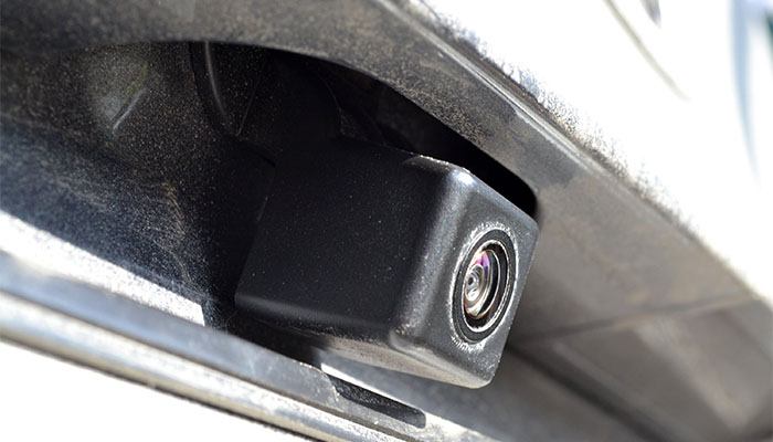 Як вибрати автомобільний відеореєстратор з двома камерами?