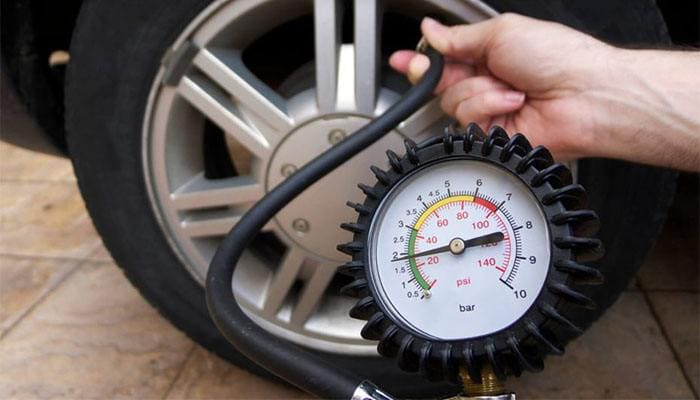 Який тиск в шинах має бути взимку?
