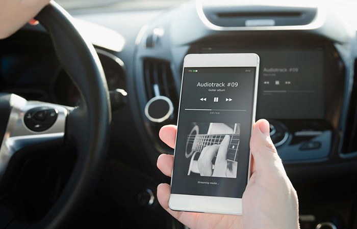 Car acoustics and health: how loud music in the car affects the driver