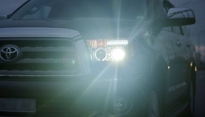 How to adjust the car's headlights, if they do not shine?