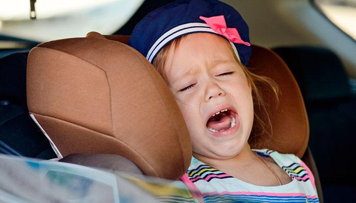 How to teach a child to ride in the car seat?