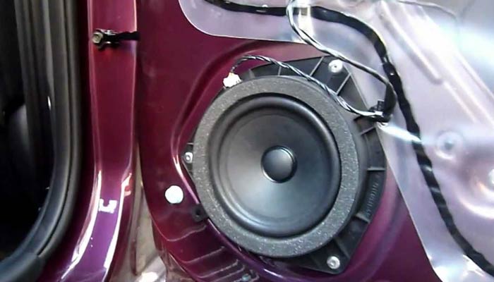 Okaka correctly connect the speakers to the car stereo?