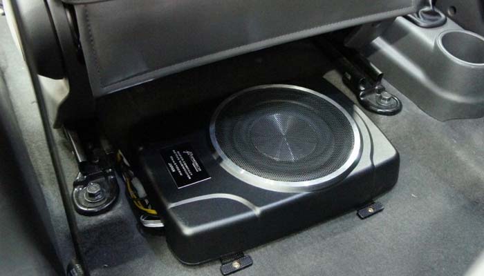 How to Choose a powered subwoofer for the car?