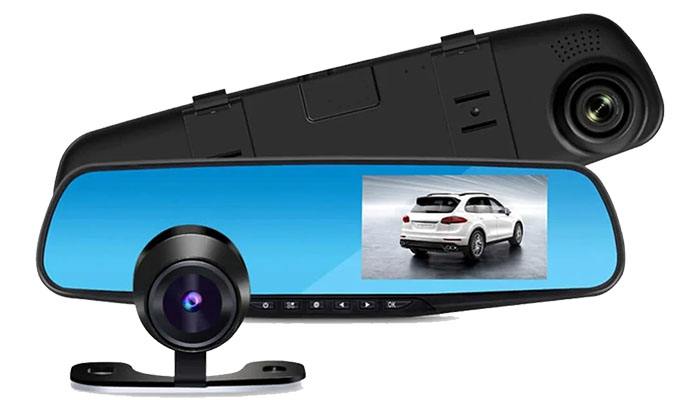Как выбрать автомобильный видеорегистратор с двумя камерами?