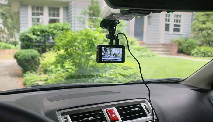Особенности и преимущества видеорегистраторов с GPS-модулем?