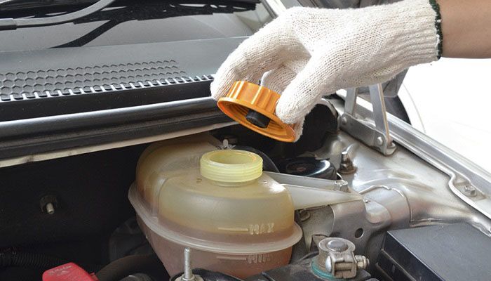 Why is it sometimes does not cool the antifreeze and overheating car engine?