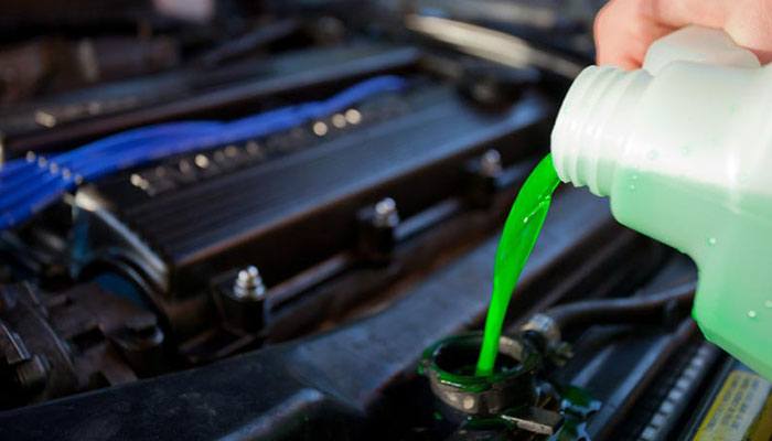Why is it sometimes does not cool the antifreeze and overheating car engine?