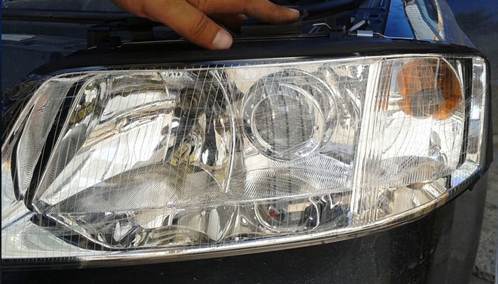 Why does the dim light of the headlights, and how to deal with it?