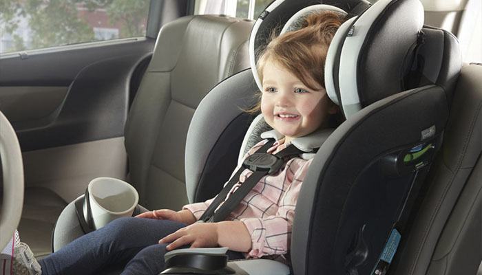 Що краще вибрати для перевезення дитини в машині: бустер або автОкреслено 