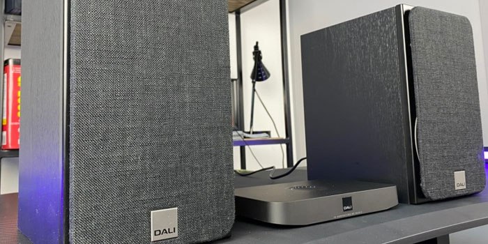DALI Oberon 1 C — обзор беспроводных акустических колонок