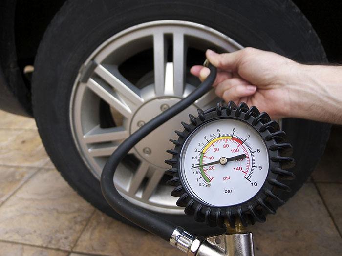 Особливості та фактори, що впливають на правильне вимірювання тиску в шинах