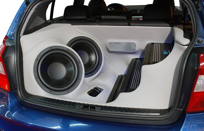 Building the speaker system in the car correctly