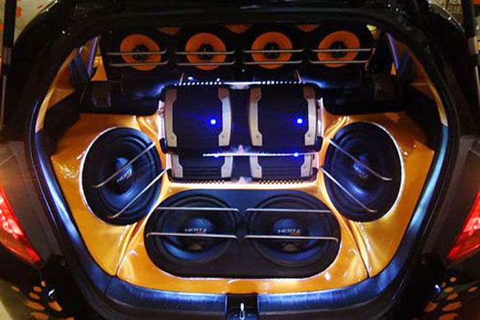 advantages of using multiple subwoofers in a car