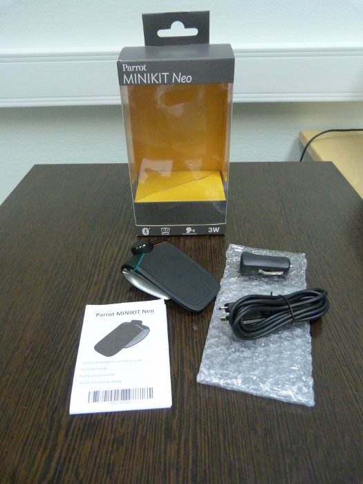 Parrot MINIKIT Neo — решение проблеммы телефонных разговоров Parrot MINIKIT Neo — решение проблеммы телефонных разговоров