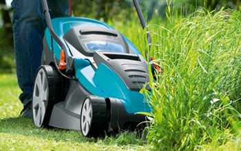 Lawn mowers, trimmers and brushcutters Lawn mowers, trimmers and brushcutters
